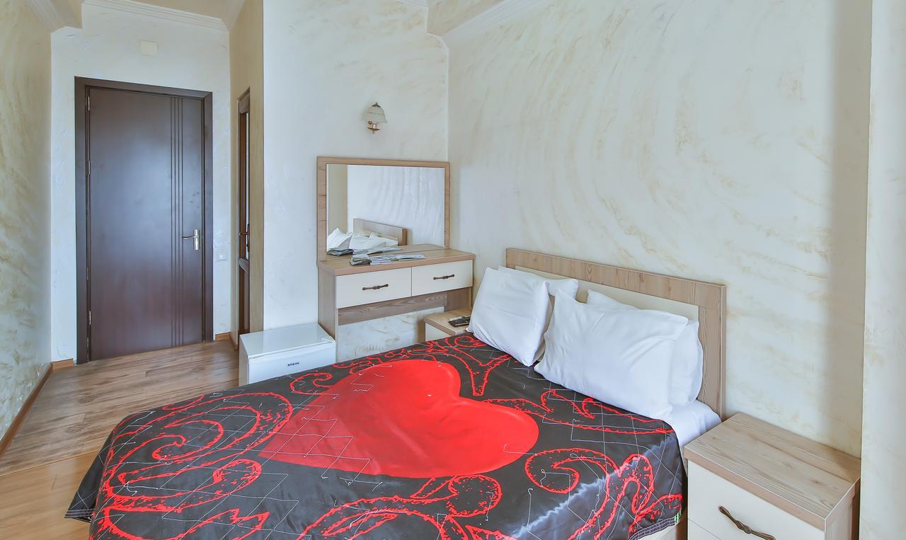 Royal Hotel Batumi Exterior photo