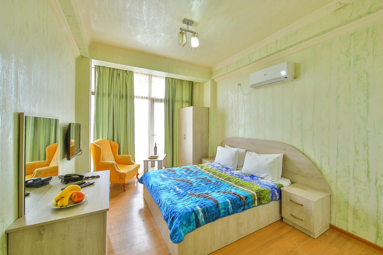 Royal Hotel Batumi Exterior photo
